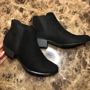 Esprit Women’s Tiffany Black booties size 8